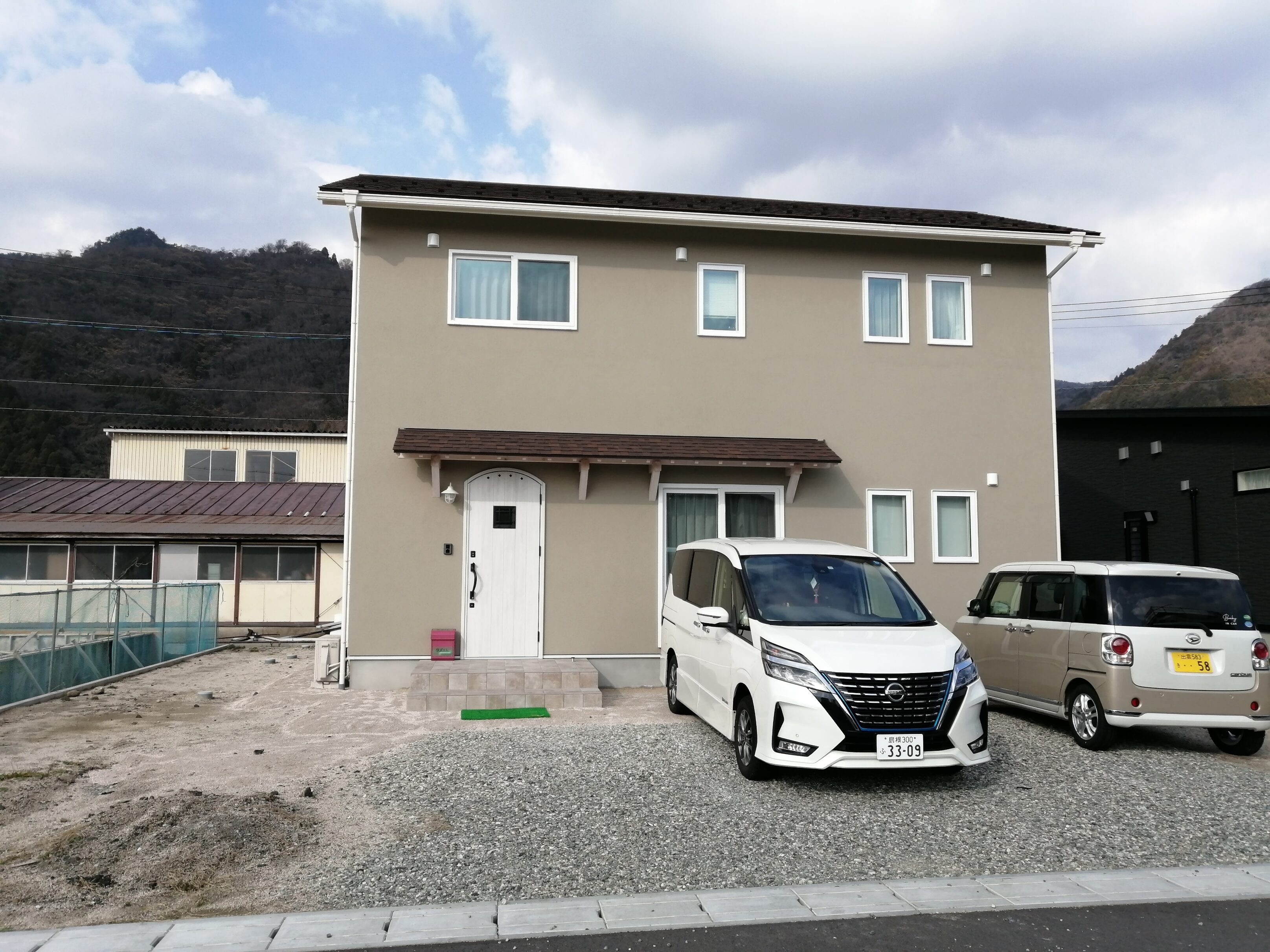 出雲市 外構リフォーム前の駐車スペース